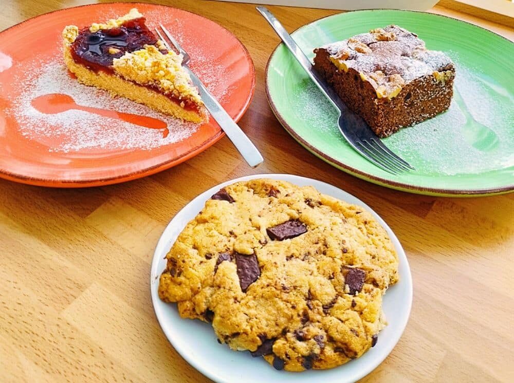 Gluten free cakes and cookies