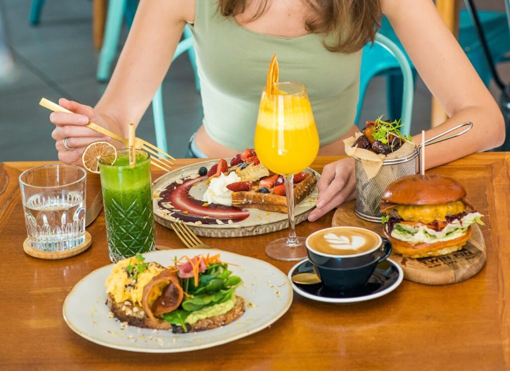 Delicious brunch meals and fresh juices