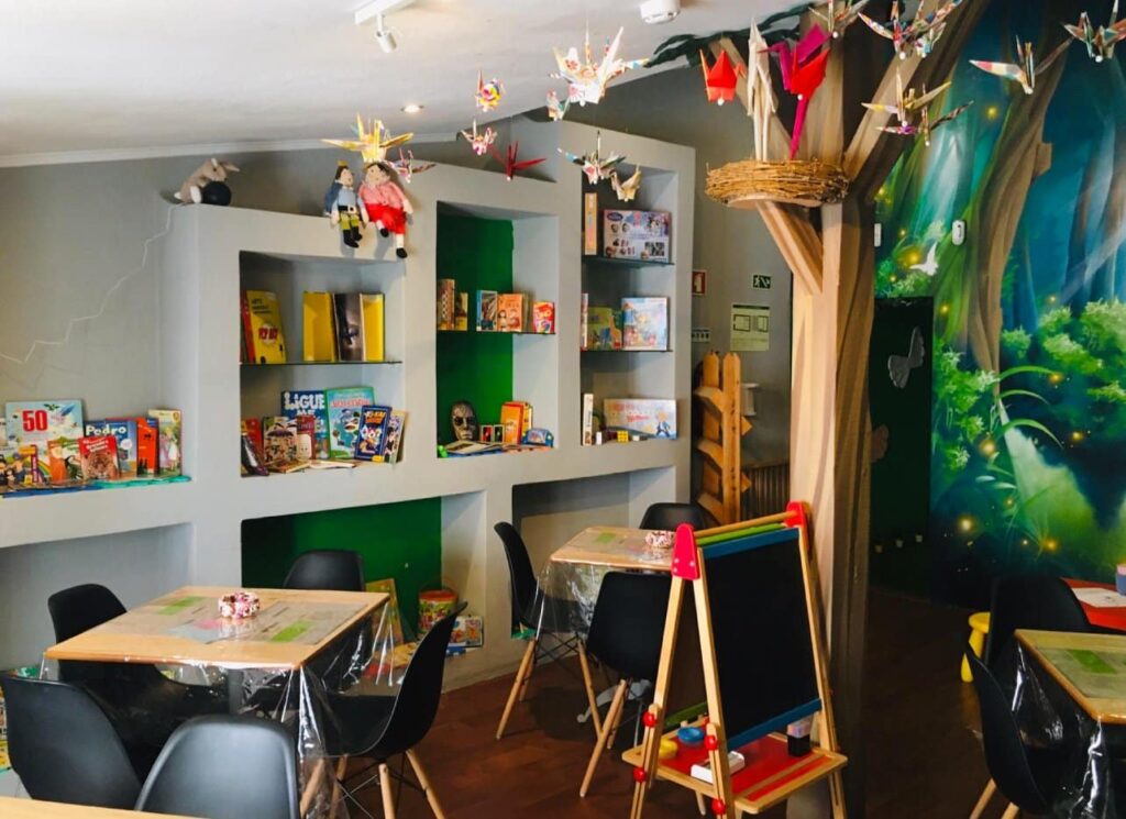 Play area for children at O Ninho Family bar